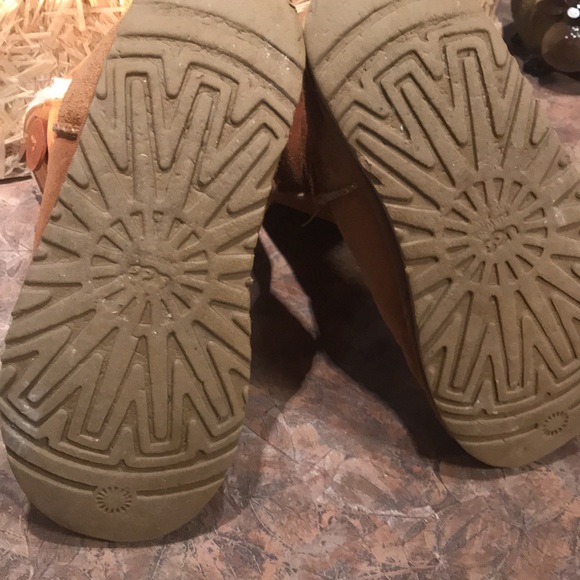 UGG classic shearling lined boots - Picture 12 of 14